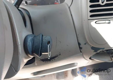 2002 Ford F-150 Lariat/Xlt z USA, uszkodzony, nr VIN 1FTRW07692KC98393